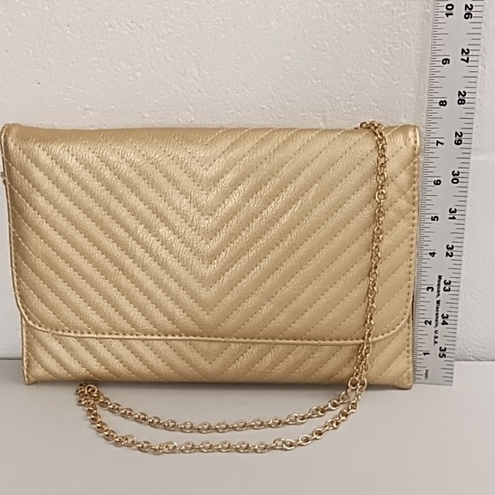 NWT MattGold Clutch Crossbody Bag Removable Chain Quilted Faux Leather Magnetic - Picture 3 of 10